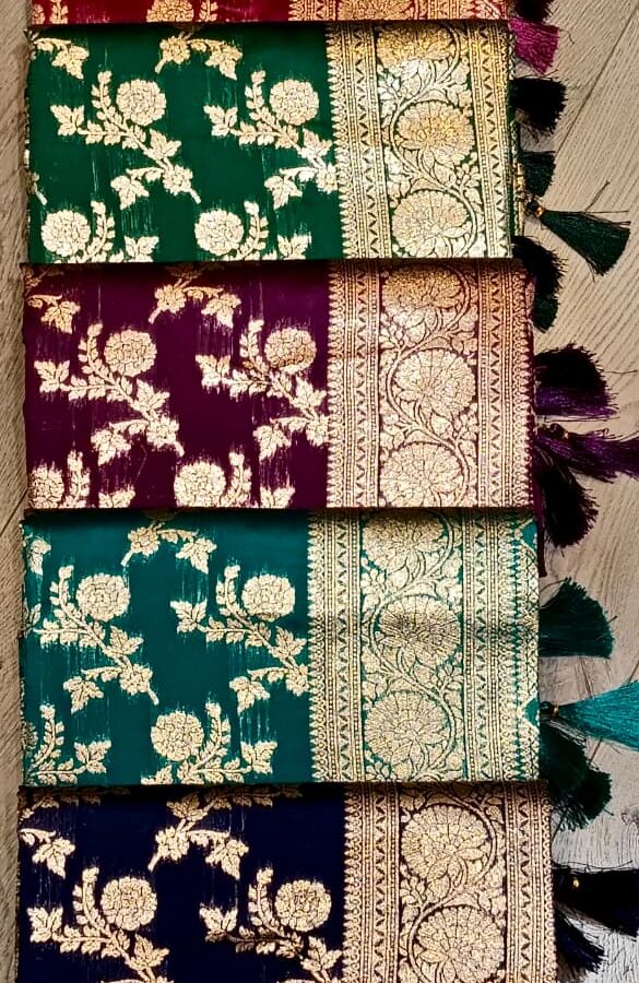 Floral Border Saree With Tassels