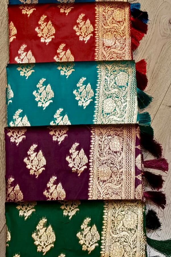 Floral Butti Saree With Tassels