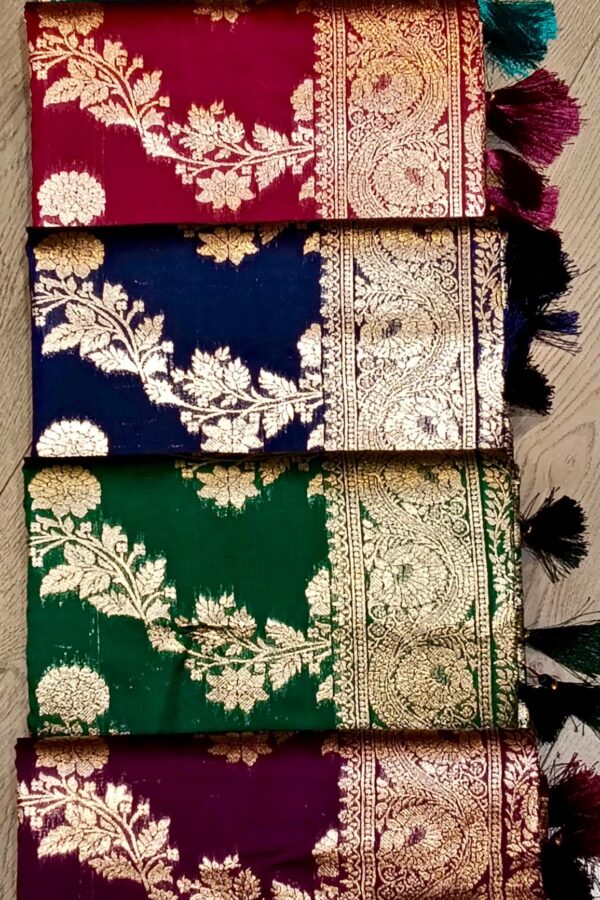 Floral Border Saree With Tassels