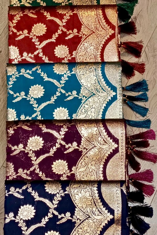 Floral Border Saree With Tassels