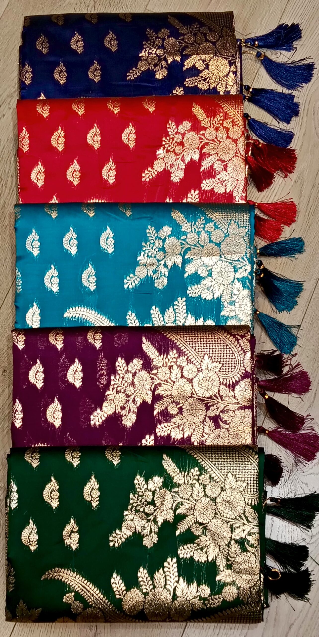 Floral Butti Saree With Tassels