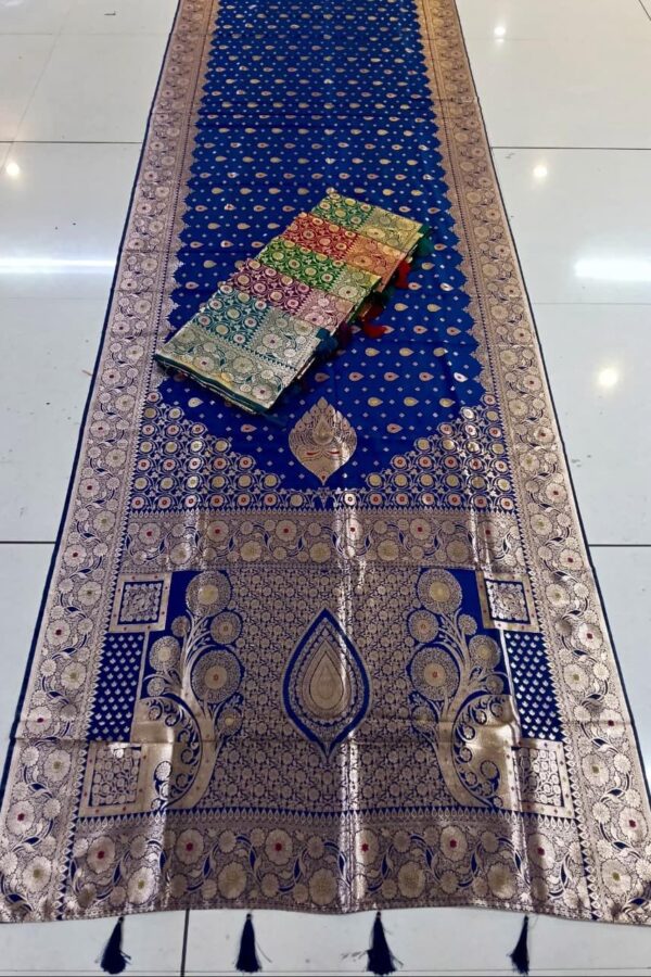 Royal Border Saree With Tassels