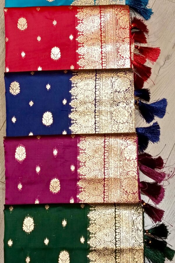 Butti Saree With Floral Border