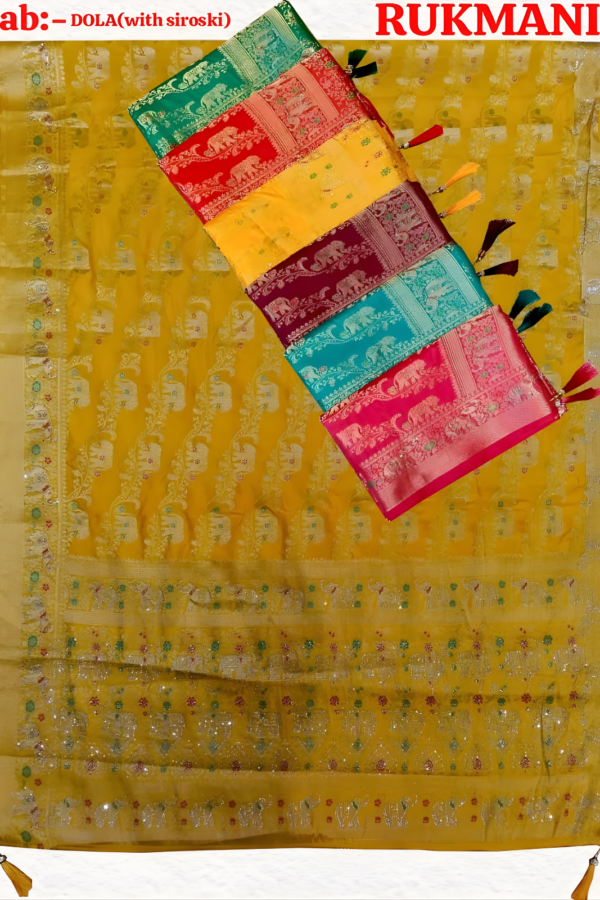 Dola Saree With Artistic Woven Pallu