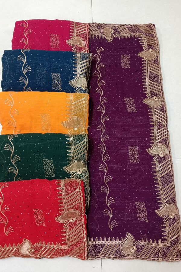 Traditional Butti Saree With Border
